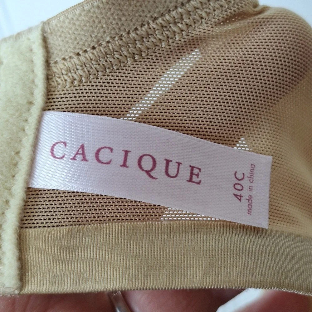 Cacique 40C Smooth Underwire Bra Comfort Straps Molded Cups Beige Full Cover NWT